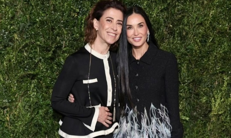 Fernanda Torres e Demi Moore posam juntas em evento pré-Bafta, em Londres