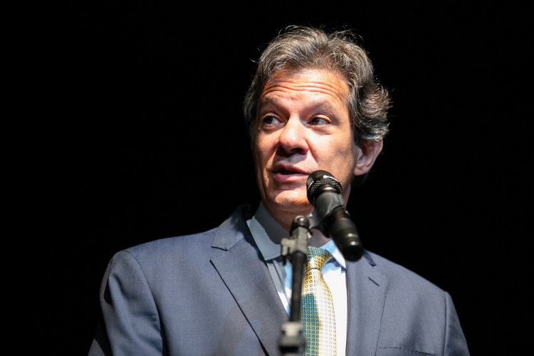 Haddad afirma que isenção do IR será equivalente a um 14º salário