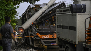 Acidente envolvendo um ônibus na cidade de São José dos Campos (SP)