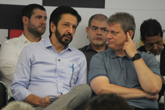 O governador de São Paulo, Tarcísio de Freitas, e o prefeito da cidade, Ricardo Nunes, durante a inauguração da estação Varginha, da Linha 9-Esmeralda da ViaMobilidade