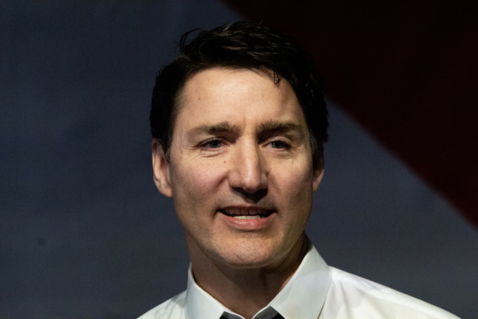 O primeiro-ministro canadense, Justin Trudeau, fala durante uma cúpula com líderes empresariais, políticos e sociais canadenses