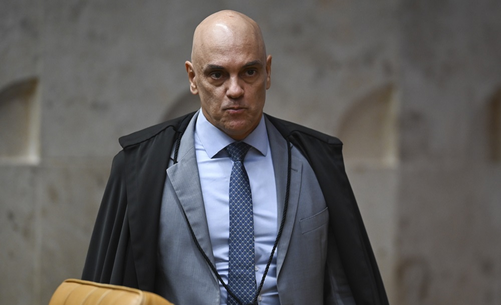 ALEXANDRE DE MORAES É IMPEDIDO NO EUA