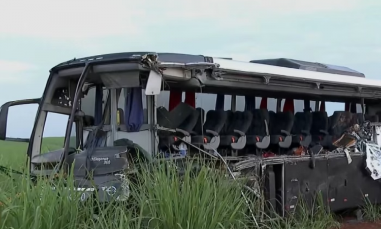 Vítimas de acidente de ônibus em no interior de SP tinham entre 17 e 26 anos; veja lista