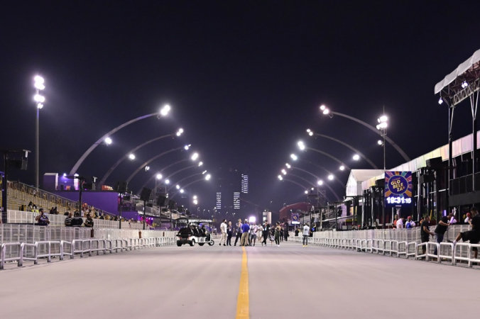 ÚLTIMOS AJUSTES PARA O PRIMEIRO DIA DE DESFILE DO GRUPO ESPECIAL DO CARNAVAL DE SÃO PAULO, REALIZADO NO SAMBÓDROMO DO ANHEMBI, ZONA NORTE DE SÃO PAULO, NA NOITE DESTA SEXTA-FEIRA (28).