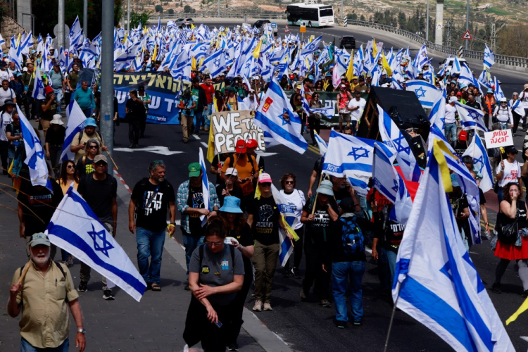 Milhares de israelenses protestam contra Netanyahu em Jerusalém