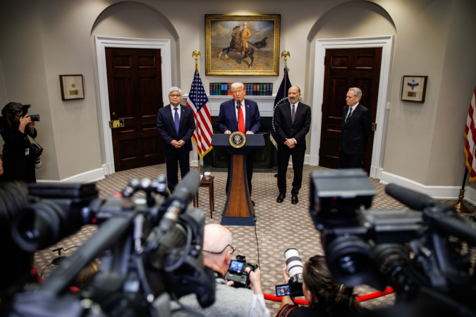 O presidente dos EUA, Donald Trump, anuncia um investimento de US$ 100 bilhões da Taiwan Semiconductor Manufacturing Company