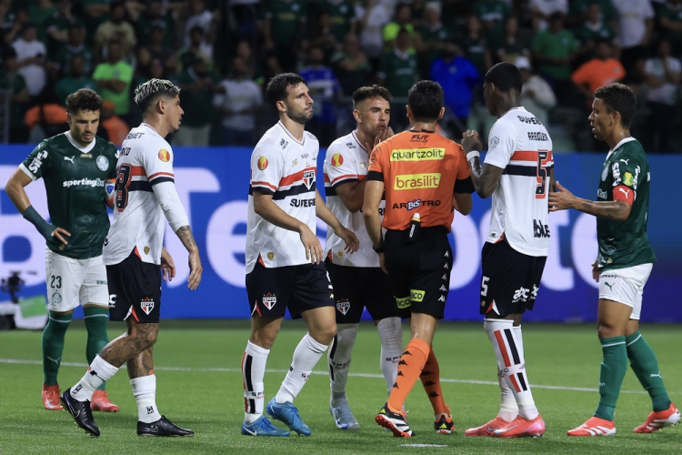 FPF divulga áudio do VAR de pênalti polêmico para o Palmeiras no Choque-Rei