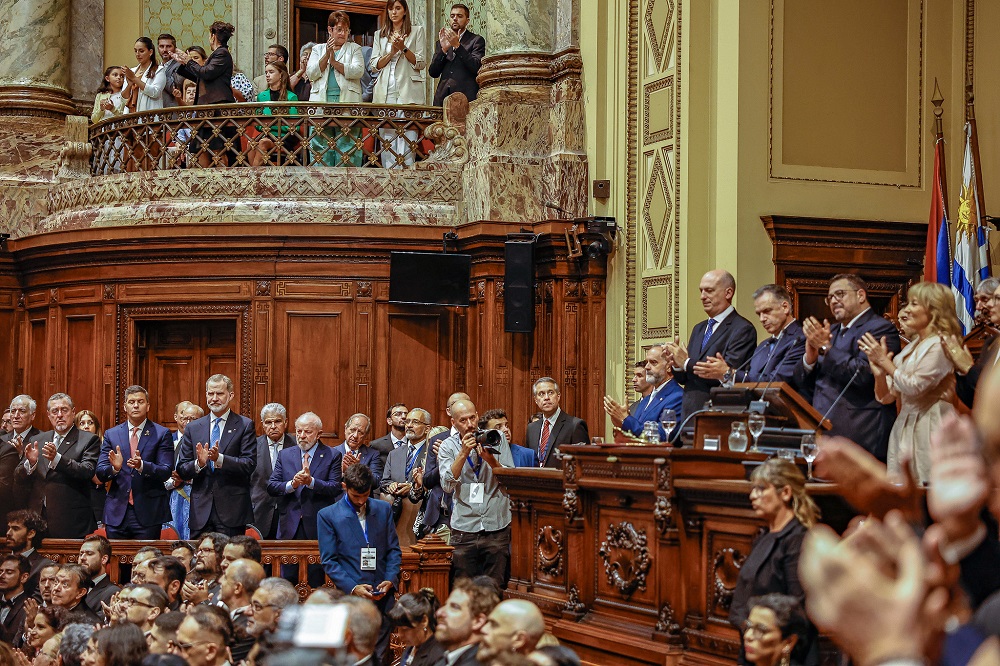 Lula participa da cerimônia de posse do presidente do Uruguai, Yamandú Orsi, na Assembleia Geral do Poder Legislativo