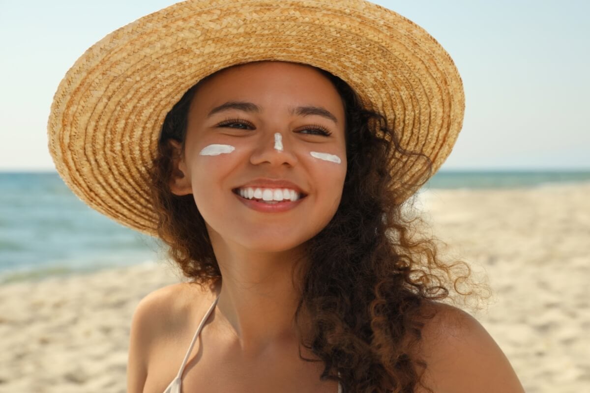 Os cuidados com a pele devem ser redobrados no calor 