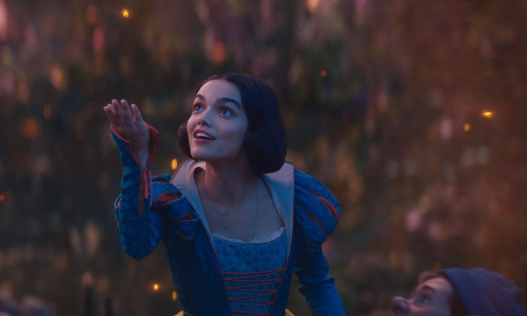 Rachel Zegler viveu Branca de Neve no live-action do clássico dos anos 1930