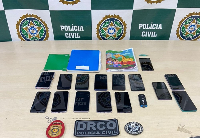 Celulares apreendidos pela polícia do Rio de Janeiro