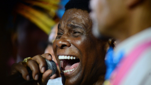 Neguinho da Beija-Flor em seu último desfile como intérprete da Escola de Samba Beija-Flor