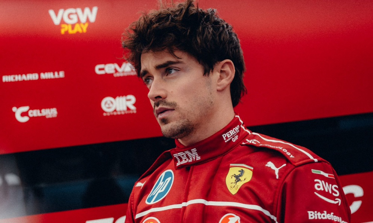 Charles Leclerc destaca influência positiva de Lewis Hamilton na Ferrari