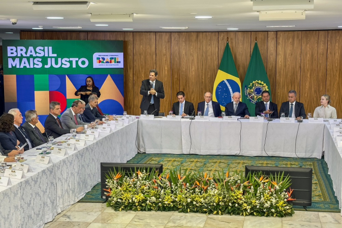 Reunião para anúncio do envio do projeto de lei de ampliação da isenção do imposto de renda ao congresso nacional