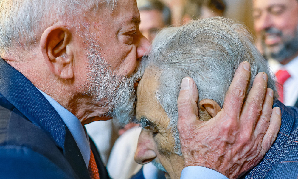 Presidente da República, Luiz Inácio Lula da Silva, durante cerimônia de compromisso de honra constitucional por parte do Presidente eleito da República Oriental do Uruguai, junto a Pepe Mujica