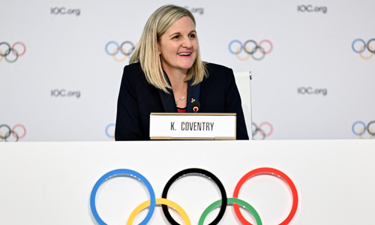 Kirsty Coventry é eleita e será a primeira mulher a assumir a presidência do Comitê Olímpico Internacional