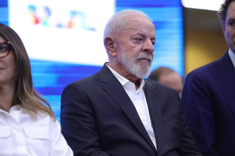 Lula e Zema trocam farpas durante evento em MG: ‘Precisei voltar à Presidência para que a economia voltasse a crescer’