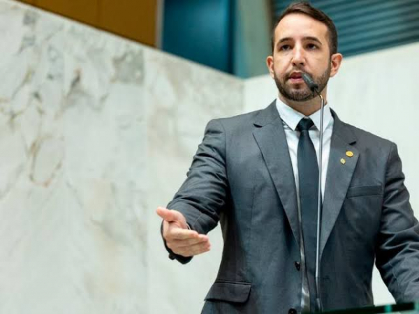 O deputado estadual Tenente Coimbra (PL) no plenário da Alesp