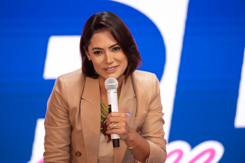 Após ofensiva do PL, líder do PT aciona PGR para apurar conduta de Michelle no governo Bolsonaro