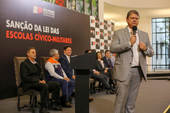 Tarcísio de Freitas durante Sanção da Lei das Escolas Cívico-Militares