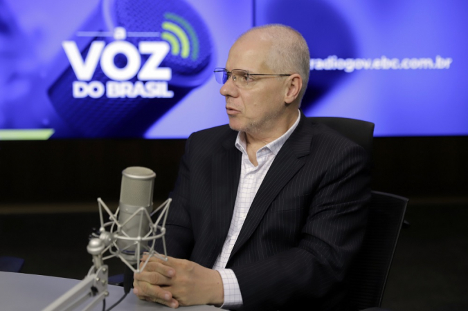 O presidente do INSS, Alessandro Stefanutto, fala no programa A Voz do Brasil
