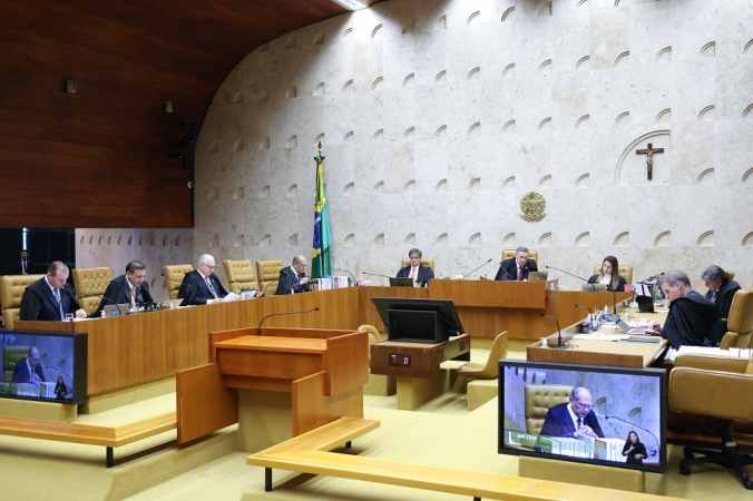 Ministros do STF durante sessão plenária
