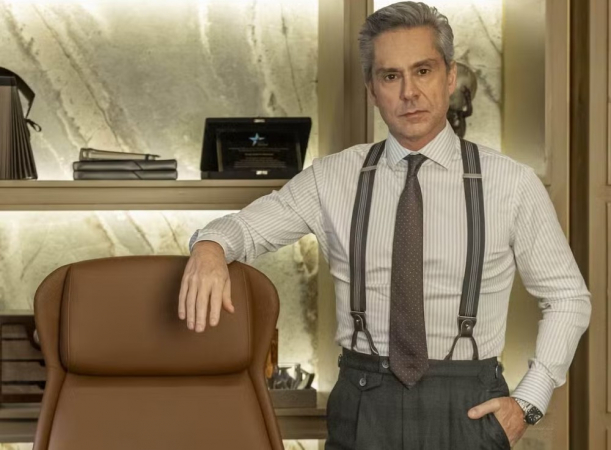 Alexandre Neto interpreta Marco Aurélio na novela global "Vale Tudo"