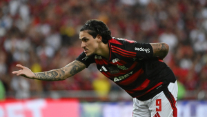 Pedro, do Flamengo, comemora após marcar o quarto gol da equipe sobre o Corinthians, de pênalti