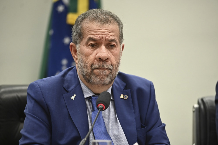 Carlos Lupi vai depor à CPMI do INSS na próxima segunda-feira