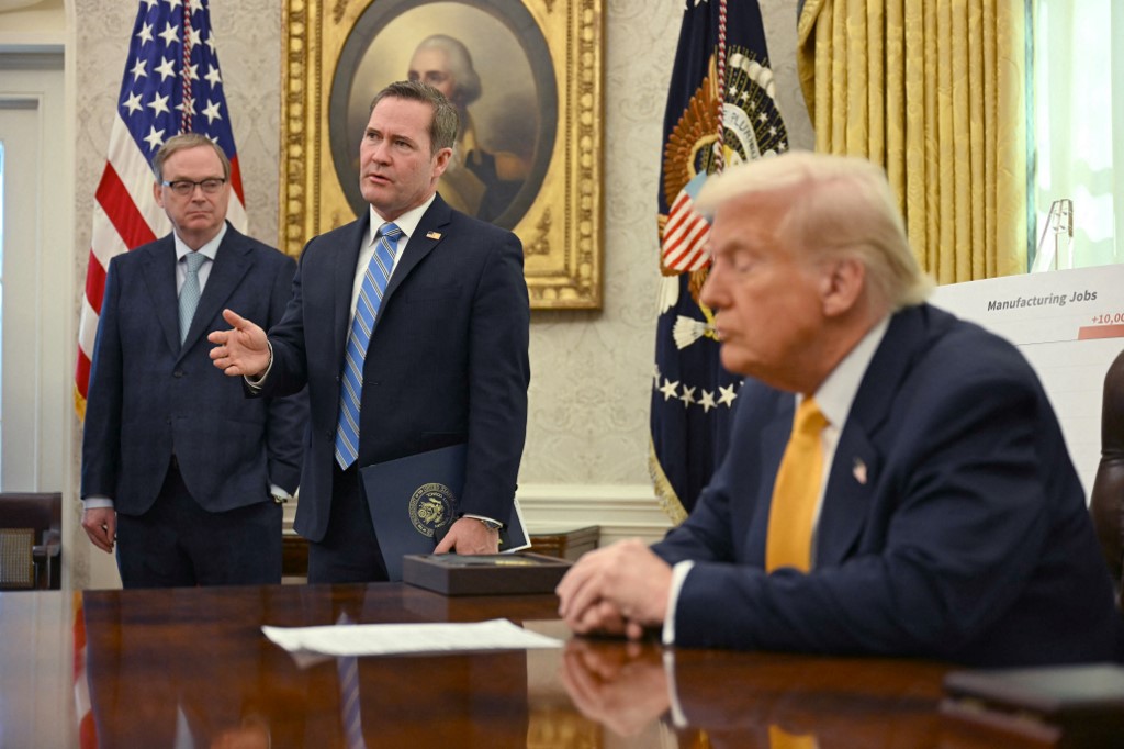 Trump e Mike Waltz