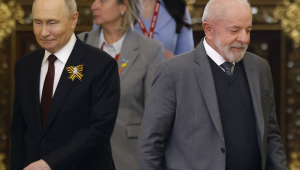 Presidente russo Vladimir Putin se reúne com o presidente brasileiro Luiz Inácio Lula da Silva no Kremlin