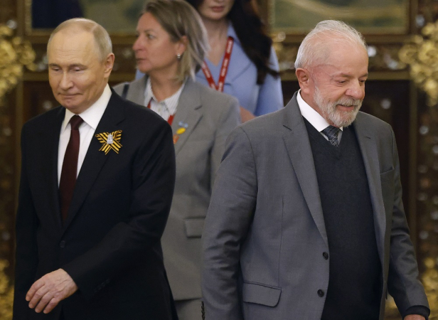 Presidente russo Vladimir Putin se reúne com o presidente brasileiro Luiz Inácio Lula da Silva no Kremlin