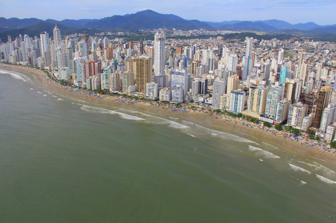 Vista aérea da cidade de Balneário Camboriú