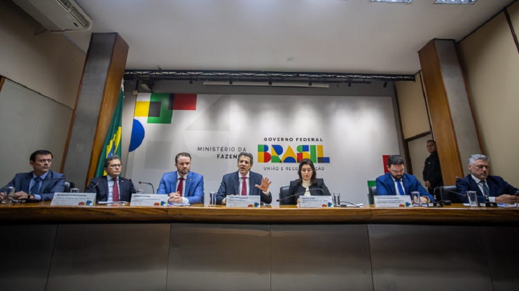 Governo congela R$ 31,3 bilhões no Orçamento de 2025 para cumprir meta fiscal