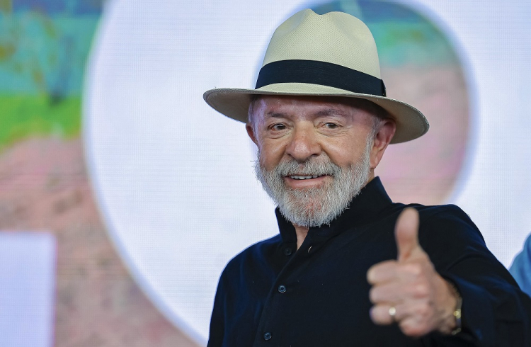 Após labirintite, Lula está bem e deve despachar do Alvorada nesta terça-feira