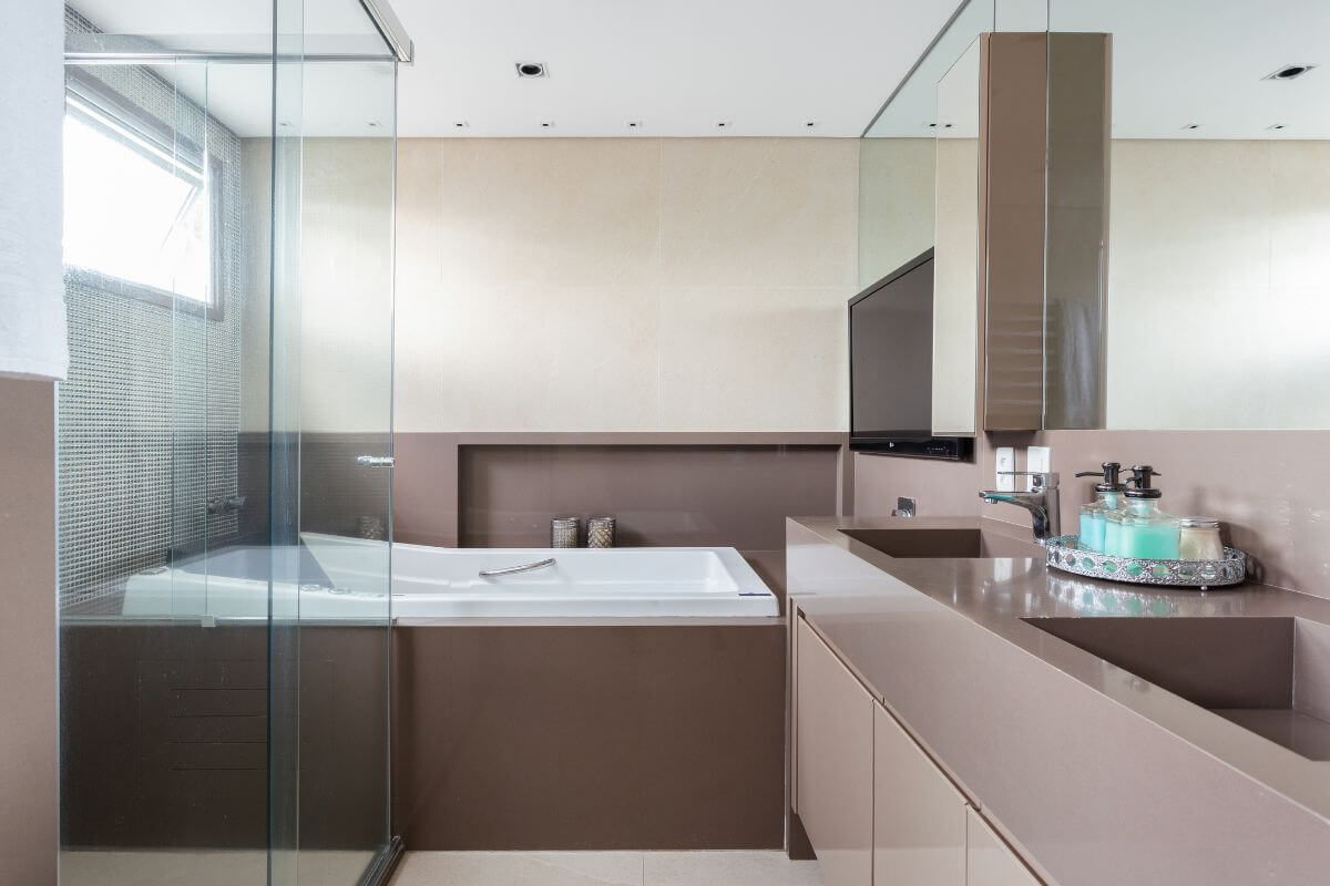 É possível transformar o banheiro em um ambiente prático e inspirador 