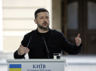 O presidente da Ucrânia, Volodymyr Zelensky, gesticula durante coletiva de imprensa conjunta após uma reunião da "Coalizão dos Dispostos" no Palácio Mariinsky