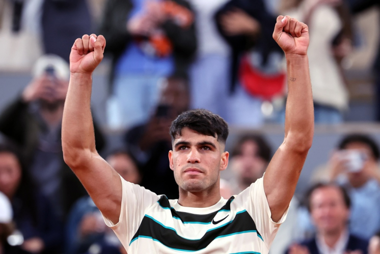 Alcaraz domina confronto com Maroszan e avança para a terceira rodada de Roland Garros