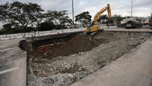 Cratera reabre na Marginal Tietê um mês após reparo