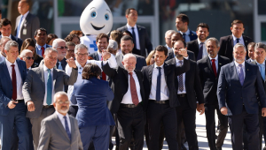 presidente Luiz Inácio Lula da Silva (PT)(c) durante o lançamento do programa "Agora Tem Especialistas" no Palácio do Planalto, em Brasília (DF), nesta sexta-feira, 30 de maio de 2025