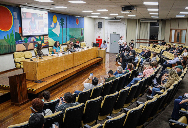 Vereadores durante audiência pública na Câmara Municipal de São Paulo, nesta segunda-feira (5), sobre a construção de bolsões de estacionamento sob o Elevado Presidente João Goulart