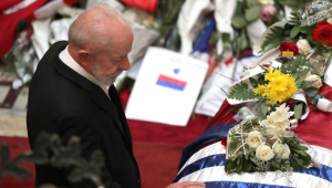 Lula despede de seu amigo Mujica no Uruguai
