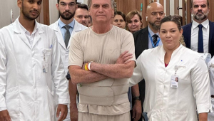 Jair Bolsonaro e equipe médica