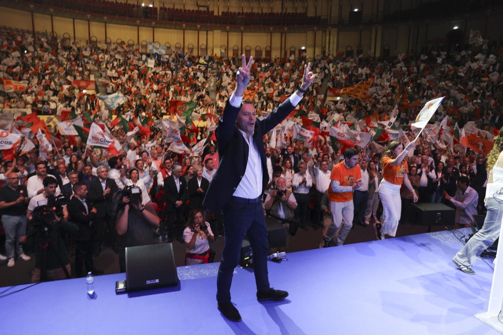Luis Montenegro