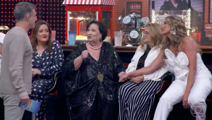 Lívia Andrade e Dona Déa fazem as pazes ao vivo e surpreendem Luciano Huck