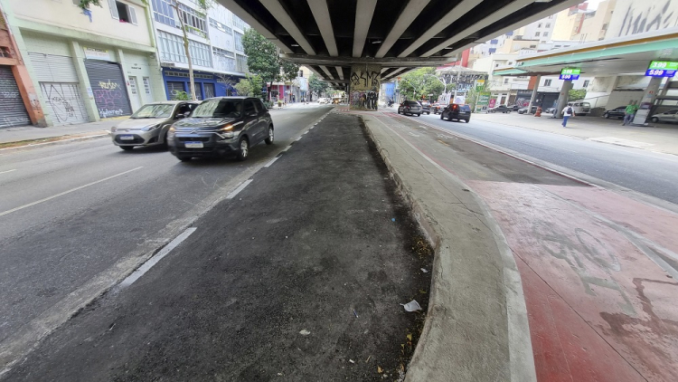 Prefeitura de SP vai implementar Zona Azul no estacionamento sob o Minhocão