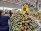 Movimentação em mercado atacadista na Zona Leste de São Paulo