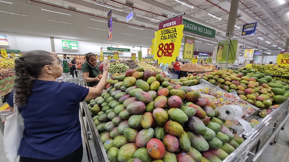 Movimentação em mercado atacadista na Zona Leste de São Paulo