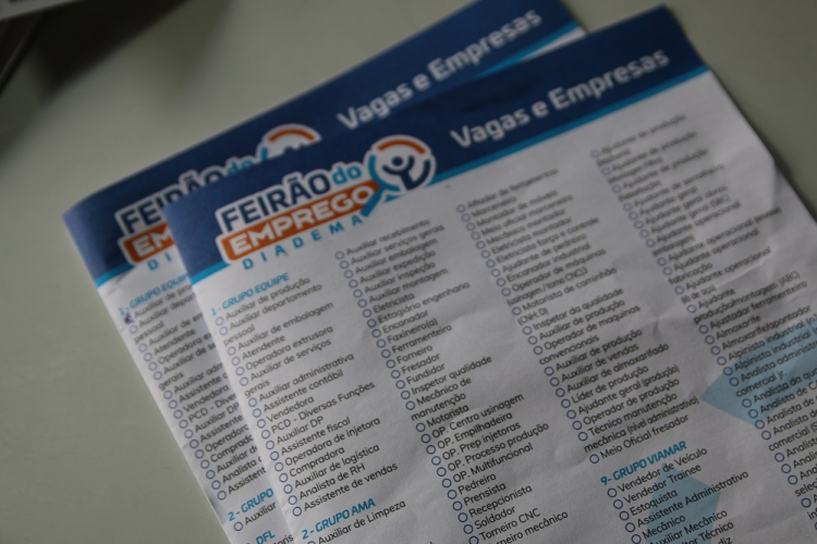 Desemprego recua para 6,6% em abril e atinge menor nível para o período desde 2012, aponta IBGE
