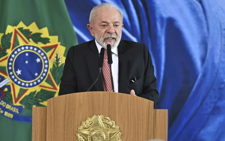LULA LANÇA PROGRAMA PRA REDUZIR ESPERA SUS